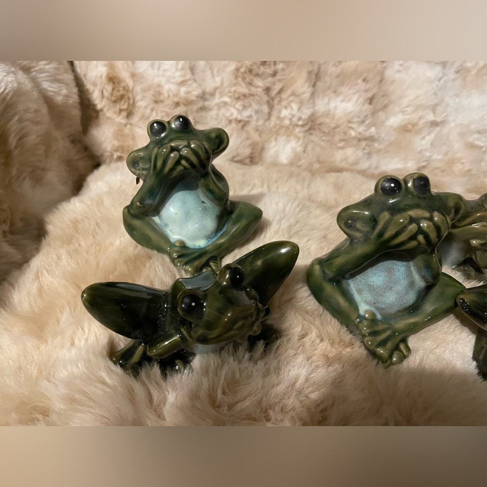 6 in total frogs , super cute ceramic brand new